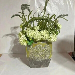 Bombay Vase w/faux flowers